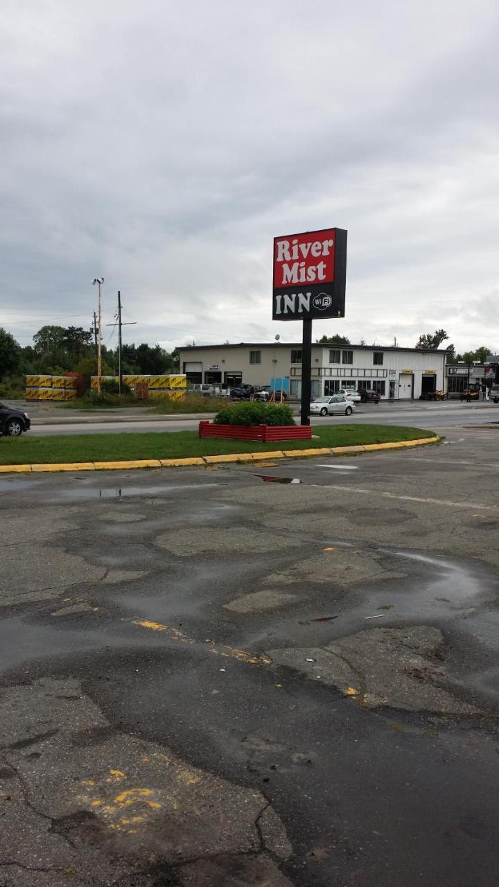 River Mist Inn Sturgeon Falls Exterior photo